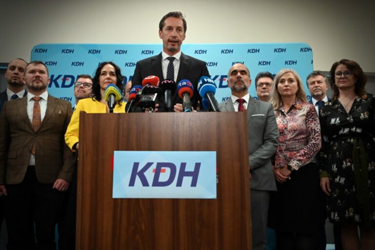 Kresťanská únia a KDH predložia pozmeňujúci návrh k novele ústavy, za zmeny sú ochotní hlasovať