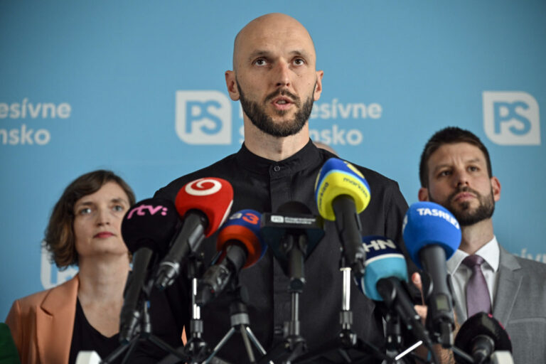 Progresívci budú iniciovať mimoriadny výbor, vyzývajú vládu na okamžité vrátenie 200 miliónov eur obciam a mestám – VIDEO
