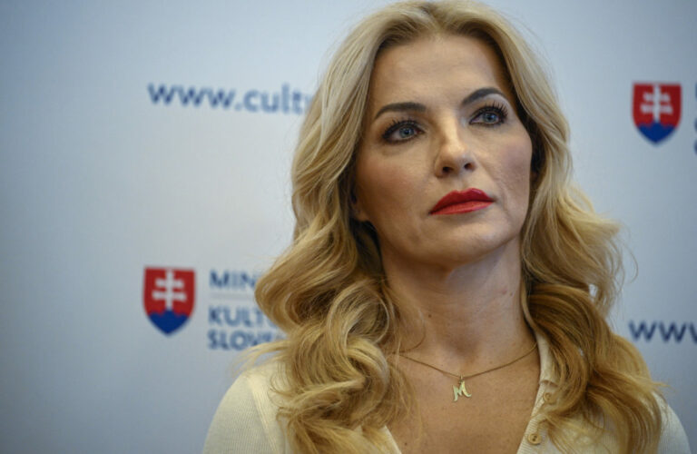 Na ministerstve kultúry mal prezentáciu salón krásy, podľa progresívcov ide o hrubé porušenie zákona  – FOTO