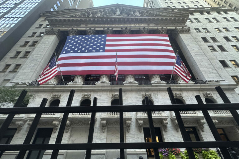 Wall Street ožila, pomohli jej nové pracovné miesta aj technologickí giganti