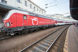 ZSSK opäť upravuje cestovný poriadok, cestujúci musia rátať s výlukami aj náhradnou autobusovou dopravou