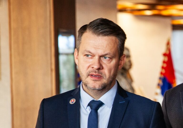 Trestné oznámenie na skupinu rebelov z Hlasu bolo odmietnuté, Migaľ nazval Šutaja Eštoka klamárom – VIDEO