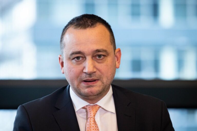 Súkromné poisťovne čelia tvrdej kritike, šéf Dôvery vyvracia viaceré tvrdenia národných kontrolórov