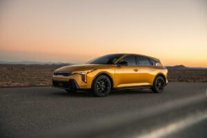 Kia ukázala nový veľký hatchback so zaujímavým dizajnom. Dvojliter či turbo? – FOTO