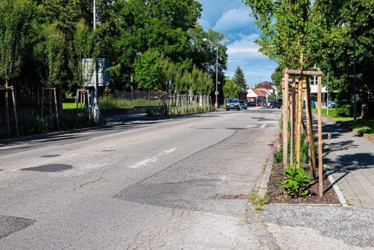 Pezinok začína s opravou miestnych ciest, prvá bude Mladoboleslavská – FOTO