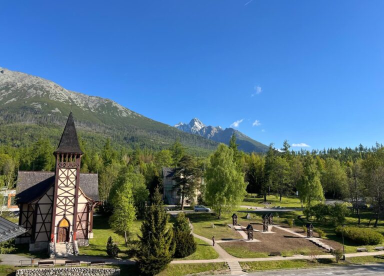 V Starom Smokovci vytvorili Ružencovú záhradu, inšpirovali sa Poľskom – FOTO
