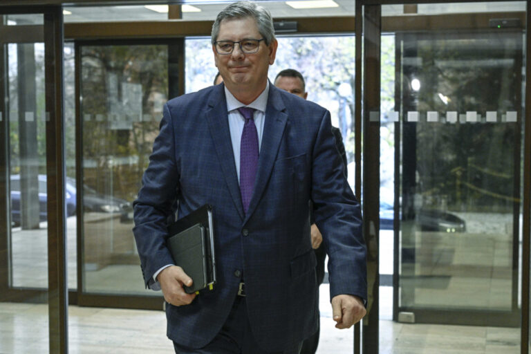 Susko udelil podľa progresívcov dotáciu človeku z kauzy Plevel, od ministra žiadajú vysvetlenie