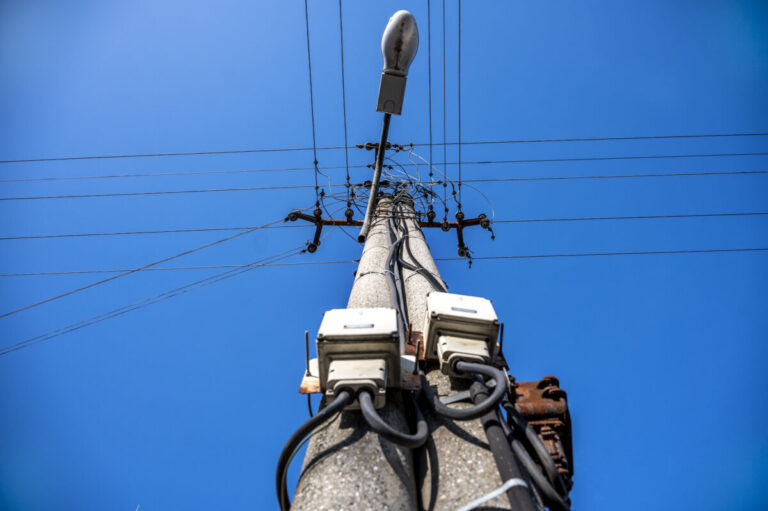 Regulačný úrad hľadá „záchranárskych“ dodávateľov elektriny. Ich úlohou bude stabilita aj v čase krízy