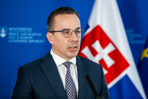 Nezamestnanosť klesla na rekordné minimum. Kto chce pracovať, má šancu, tvrdí minister Tomáš – VIDEO