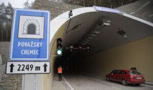 Motoristov čakajú tri krátkodobé uzávery úseku diaľnice D3 v okolí Žiliny, dôvodom je údržba tunela