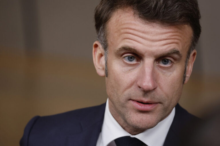 Macron: Francúzsko nechce pre Ukrajinu vyvolať tretiu svetovú vojnu