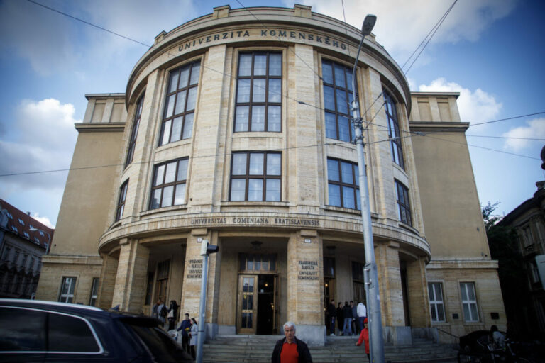 Košice podpísali zmluvu na analýzu efektívneho riadenia samosprávy s dvomi univerzitami