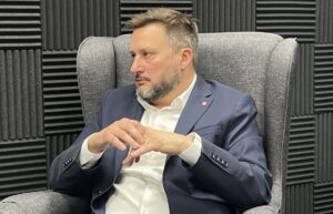 Nebudem sa ospravedlňovať za to, že máme väčšinu v zastupiteľstve, uviedol Vallo – VIDEO