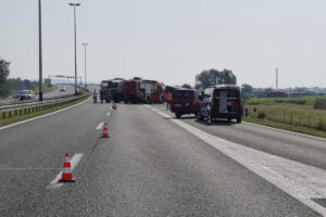 Zrážku autobusu s autom v Chorvátsku neprežili dvaja ľudia, 31 sa zranilo
