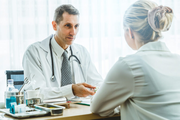 Ženám často chýba čas na prevenciu, VšZP ich preto podporí priamo v nákupnom centre