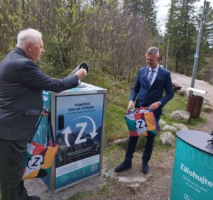 Aj na Štrbskom Plese už osadili špeciálne zberné nádoby na odpad – FOTO