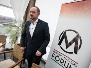 Maďarské fórum vyzýva Fica, aby nestaval sochu maršalovi Konevovi