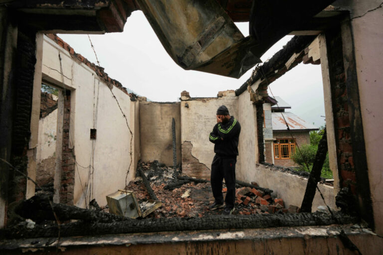 Pakistanská paľba zasiahla civilistov aj vojakov. V Indii po ostreľovaní zahynulo 14 ľudí