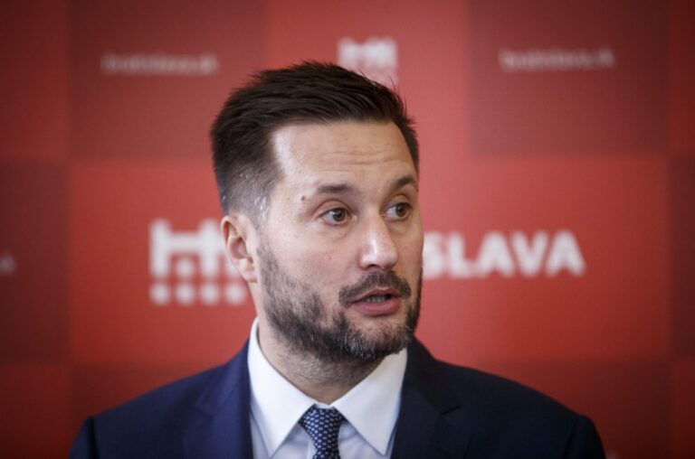 Cestovné sme nezvýšili my, ale štát, tvrdí bratislavský primátor Vallo – VIDEO
