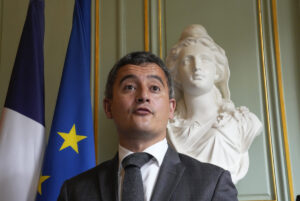Francúzsky minister chce zakázať platenie hotovosti ako spôsob boja proti drogám