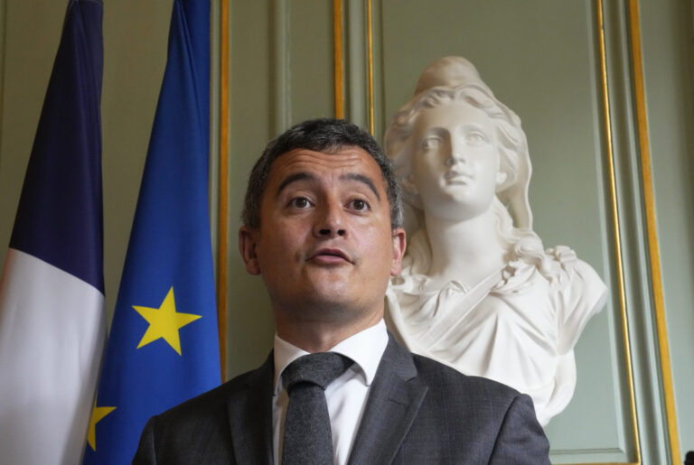 Francúzsky minister chce zakázať platenie hotovosti ako spôsob boja proti drogám
