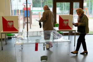 Poľsko si volí prezidenta, výsledky rozhodnú o budúcnosti vlády aj vzťahu s USA a Úniou