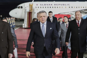 Prílet Fica na ruské oslavy Dňa víťazstva vysielala ruská televízia naživo