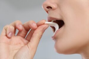 Najnovší výskum vedcov odhalil nepríjemnú pravdu, možno vás odradí od žutia žuvačiek