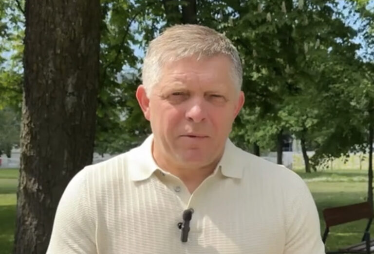Fico oslávil Sviatok práce medzi robotníkmi. Únia už nie je zárukou mieru, odkázal – VIDEO
