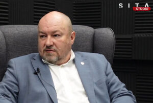 Huliak vymenil za vyše týždeň viac než štyri desiatky ľudí, z ministerstva podľa svojich slov spravil odborný úrad – VIDEO