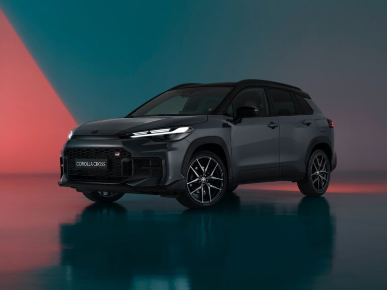 Toyota Corolla Cross má za sebou facelift. Výrobca počúval zákazníkov – FOTO