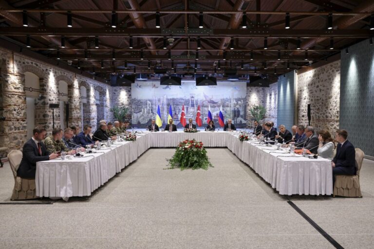 Mierové rokovania sa skončili, Putin sa podľa Zelenského bál prísť do Istanbulu