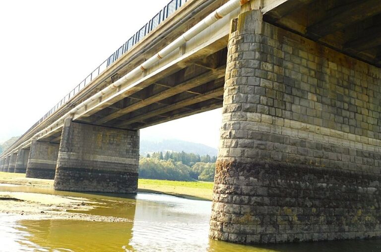 Žilinský kraj nemá milióny na rekonštrukciu mosta ponad Oravskú priehradu, bude ho aspoň nepretržite monitorovať