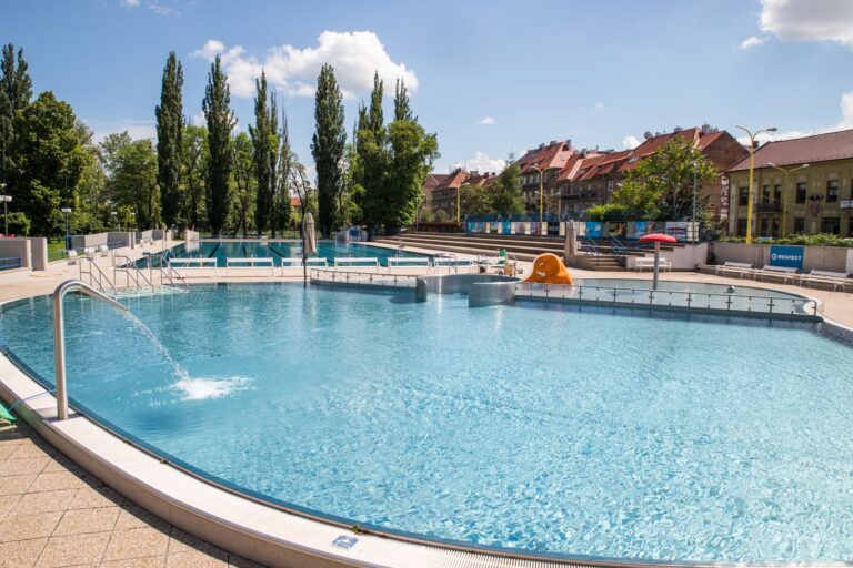 Košice ponúkajú viacero možností pre milovníkov letného kúpania, za oddych pri vode si však priplatíte
