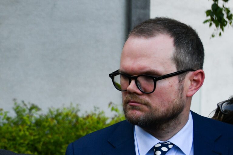 Dvoch zadržaných v prípade darovania munície Ukrajine prepustili na slobodu, potvrdil advokát Kubina