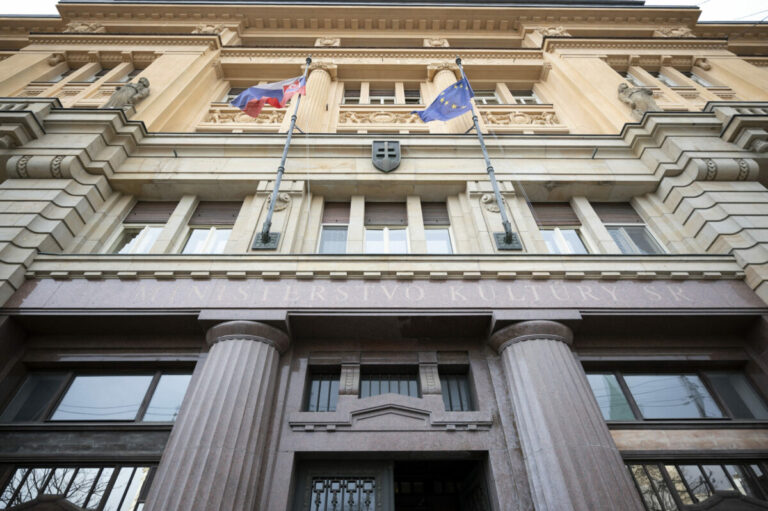 Presun busty z Levoče a jej úschova sú v úplnom súlade so zákonom, ohradilo sa ministerstvo kultúry