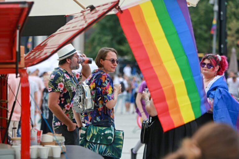 LGBTI+ ľudia žijú na Slovensku v strachu. Cítia sa ohrození a bez práv, väčšina premýšľa o odchode