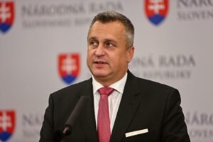 Andrej Danko je stále presvedčený, že úplne odstrihnutie sa od ruských energií, je veľká hlúposť