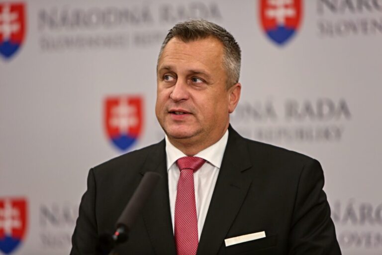 Andrej Danko je stále presvedčený, že úplne odstrihnutie sa od ruských energií, je veľká hlúposť