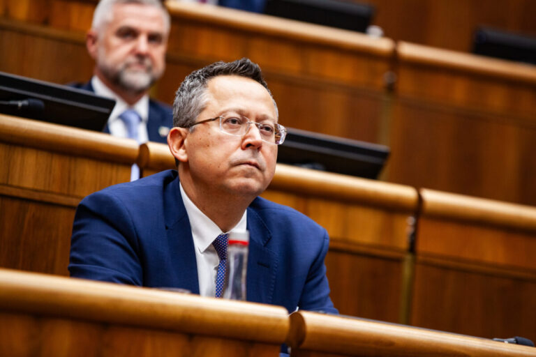 Minister financií potvrdil diskusie o ďalšej konsolidácii, v hre sú desiatky opatrení