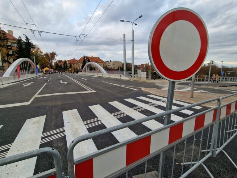 Bratislava začína s výmenou potrubia na Šancovej. Až do konca augusta treba rátať s obmedzeniami v doprave
