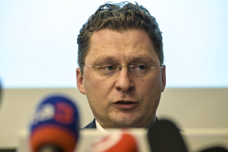 LOZ žiada ministra Šaška, aby odvolal riaditeľa UBN Mayera pre sporné vyjadrenia v prípade zdrogovaného lekára