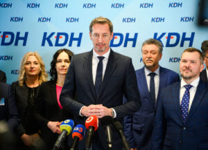 Rada KDH podporila ústavné zmeny, uzneseniu však predchádzala silná debata a výmena názorov