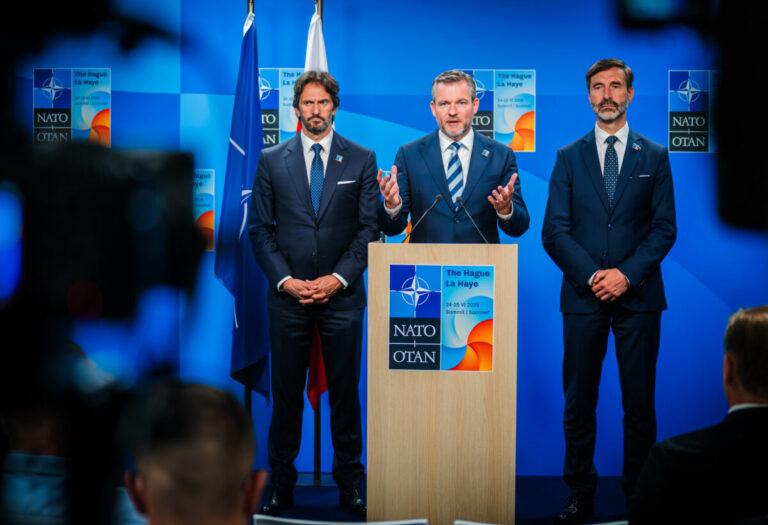 SNS je sklamaná z Pellegriniho, schválenie navýšenia výdavkov na obranu považujú za problém