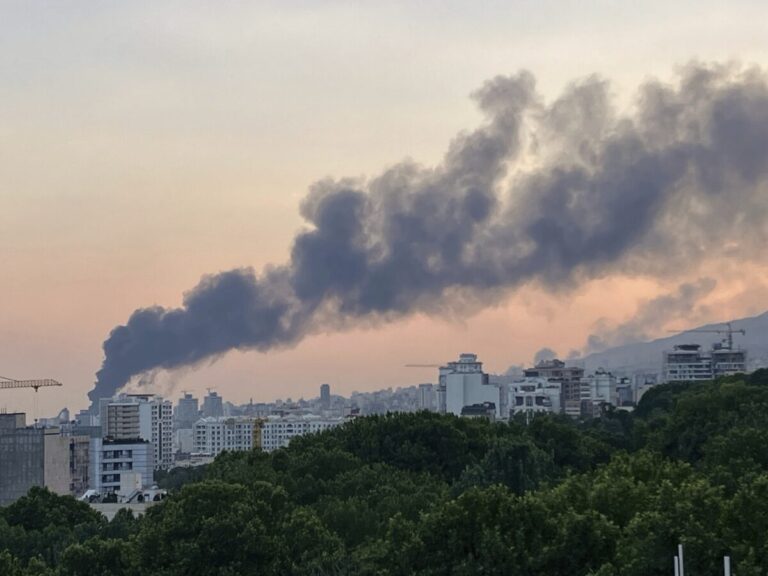 Dve iránske výrobne centrifúg zničené pri útokoch v Karadži a Teheráne