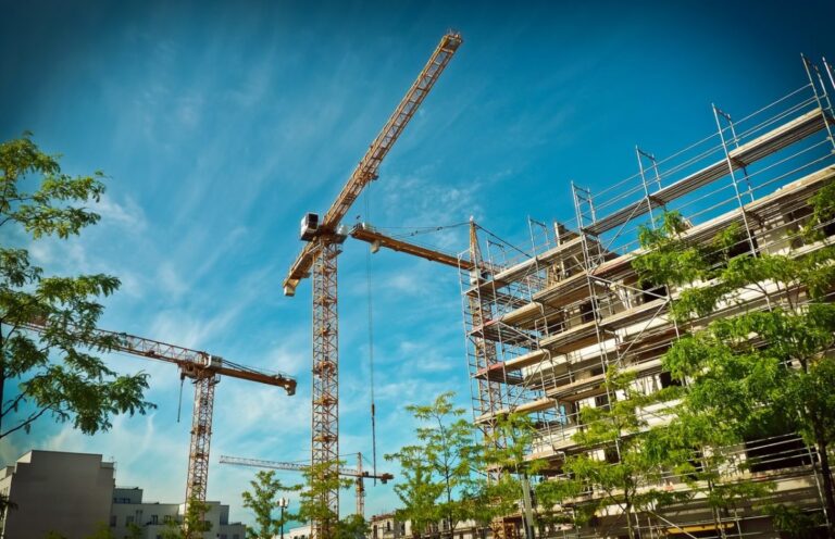Stavebná produkcia sa znížila, výstavba budov aj inžinierskych stavieb sa spomalila