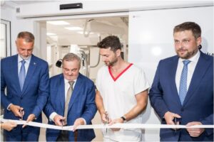 Vo Fakultnej nemocnici v Trnave otvorili nové pracovisko, liečba infarktov v kraji bude dostupnejšia – FOTO