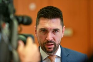 Historický rekord alebo dymová clona? Čerpanie eurofondov sprevádza spor medzi Takáčom a opozíciou – VIDEO