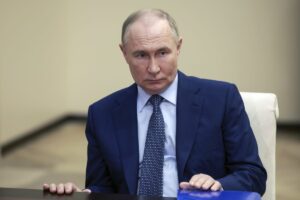 Putin nevycestuje na samit BRICS do Brazílie, bojí sa zatknutia