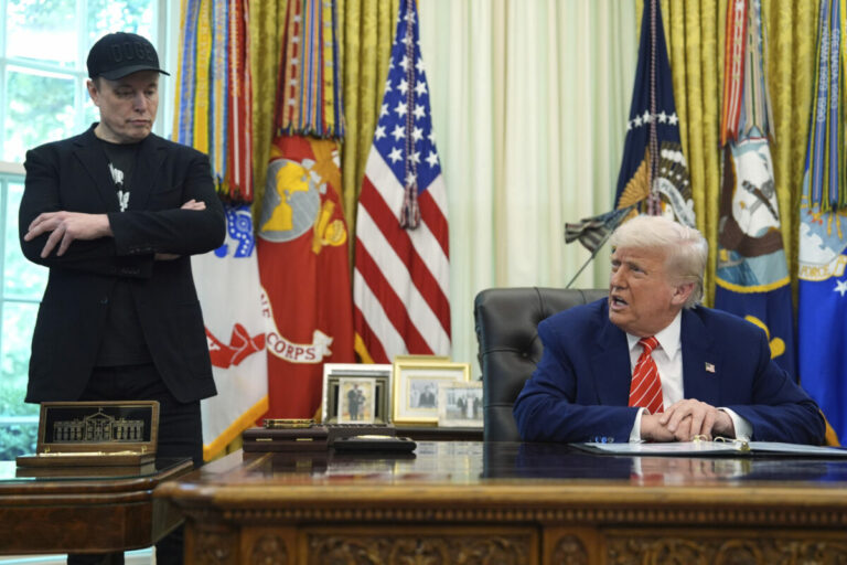 Trumpov návrh zákona o daňových škrtoch a výdavkoch je podľa Muska ohavnosťou